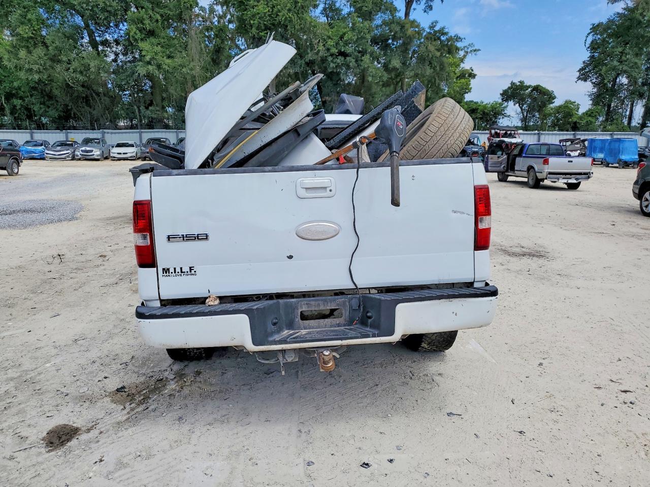 2007 Ford F150 White vin: 1FTPX12577NA33311