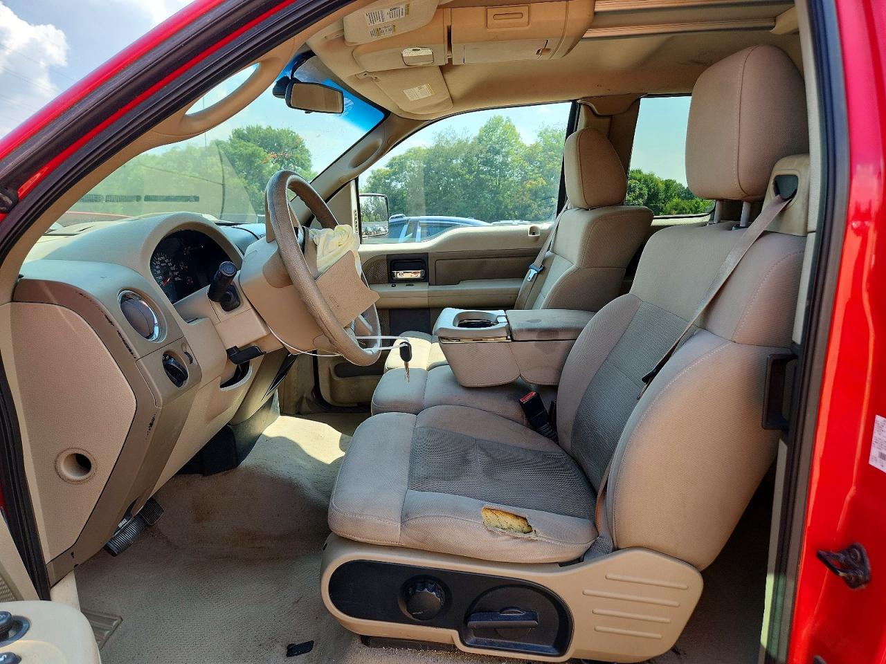 2004 Ford F150 Red vin: 1FTPX12584NA21633