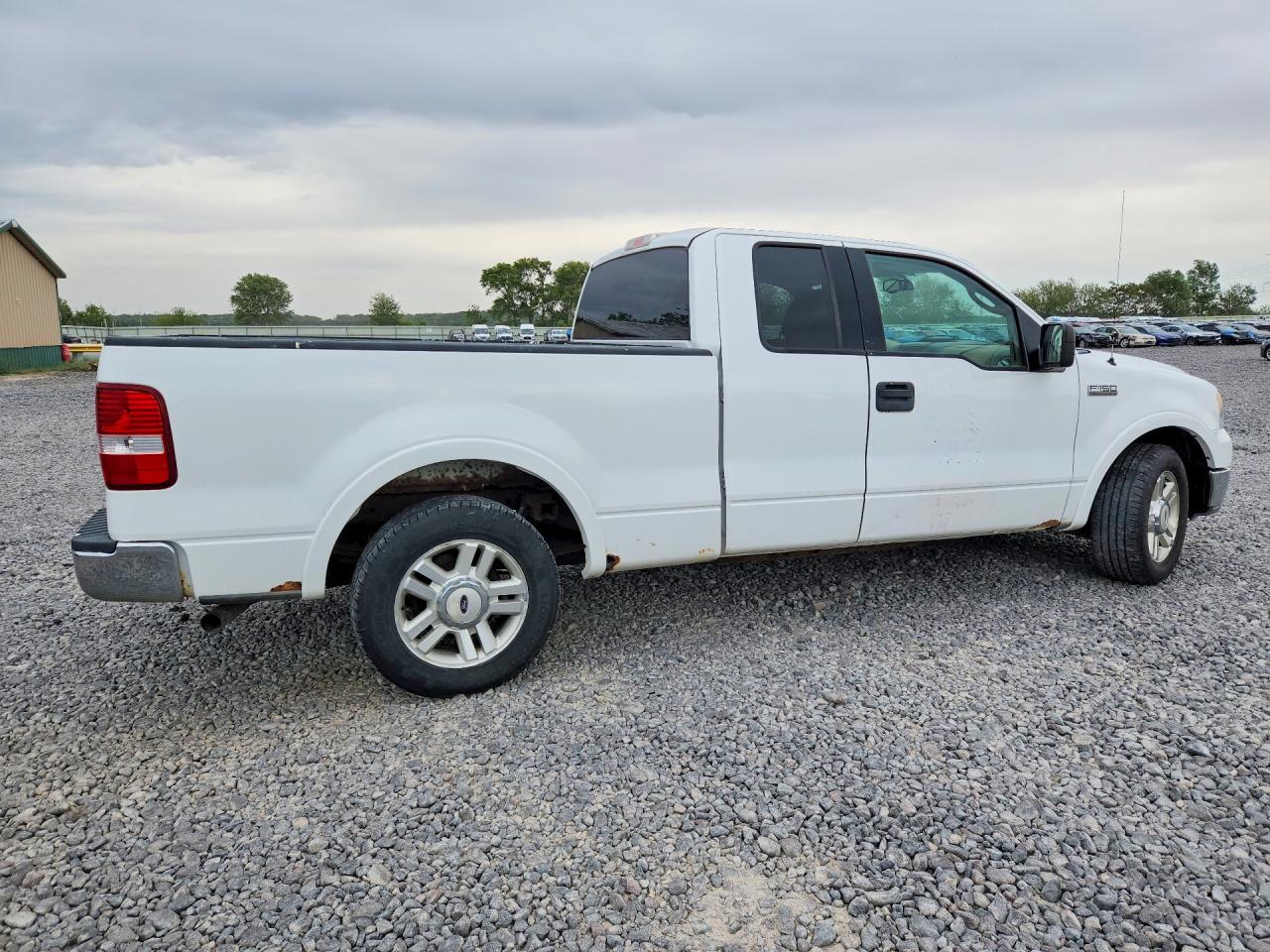 2004 Ford F150 Белый vin: 1FTPX12584NB75243