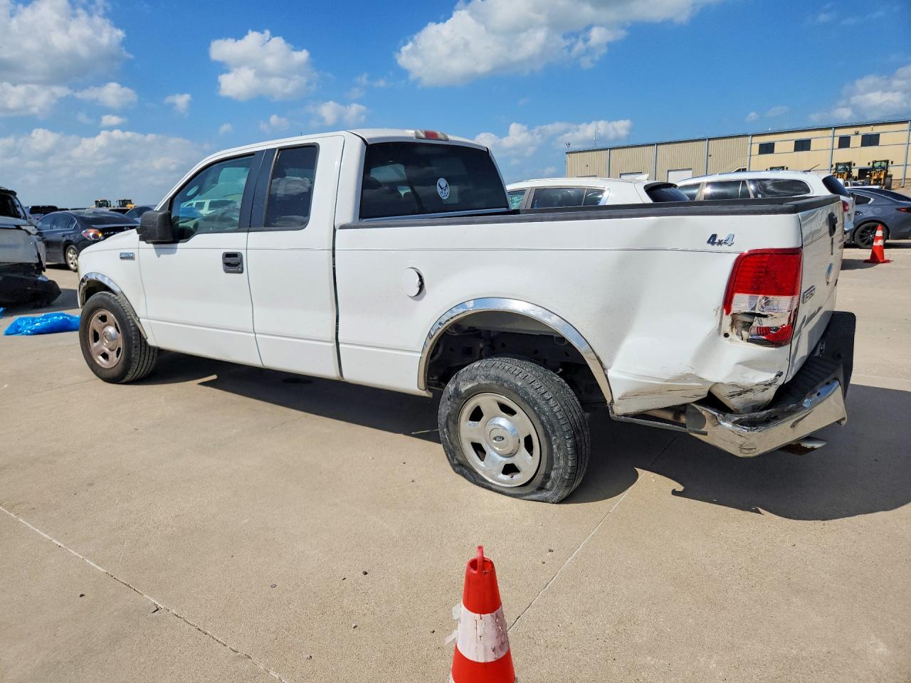 2006 Ford F150 White vin: 1FTPX12596KB30381
