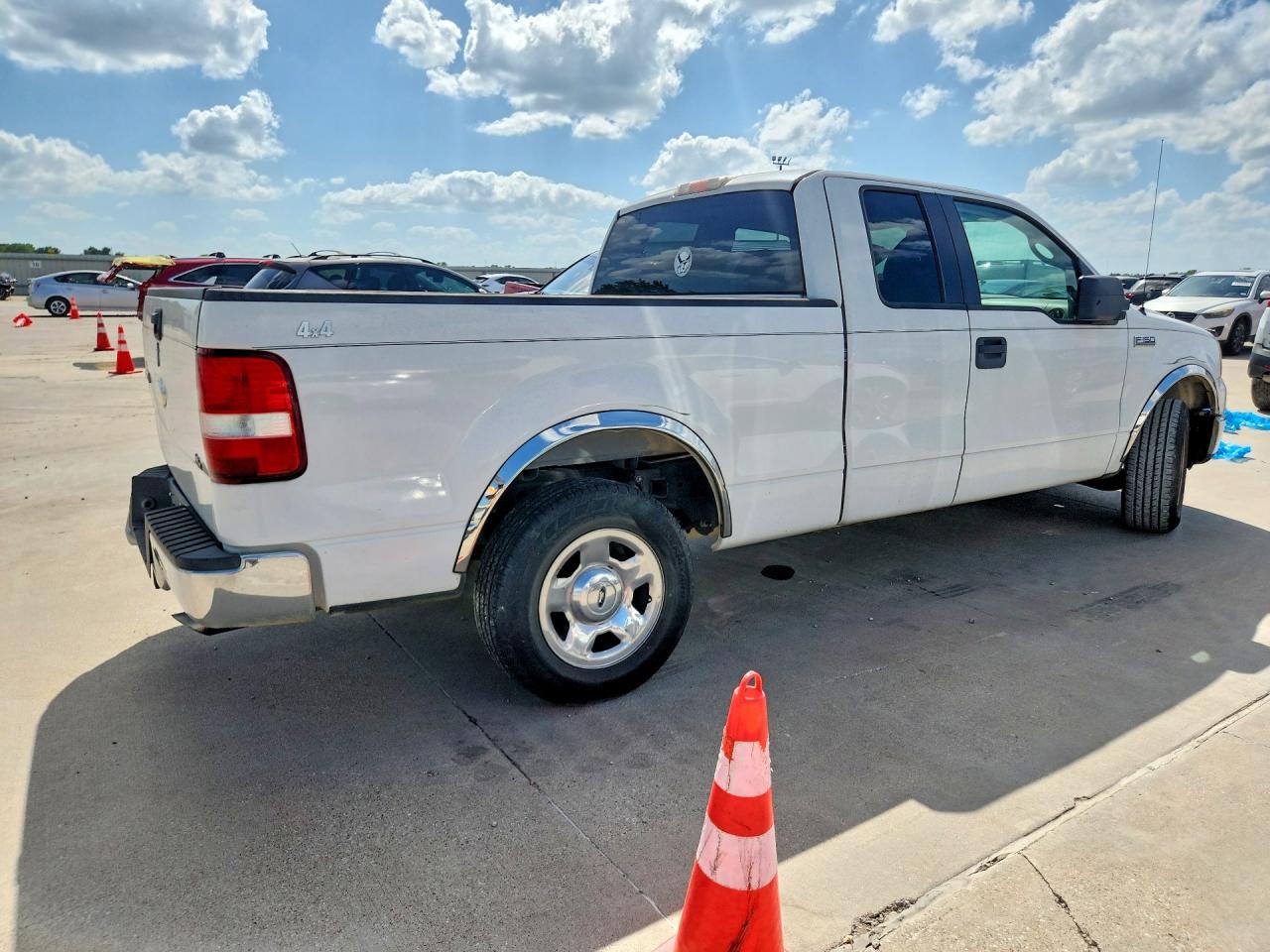2006 Ford F150 White vin: 1FTPX12596KB30381