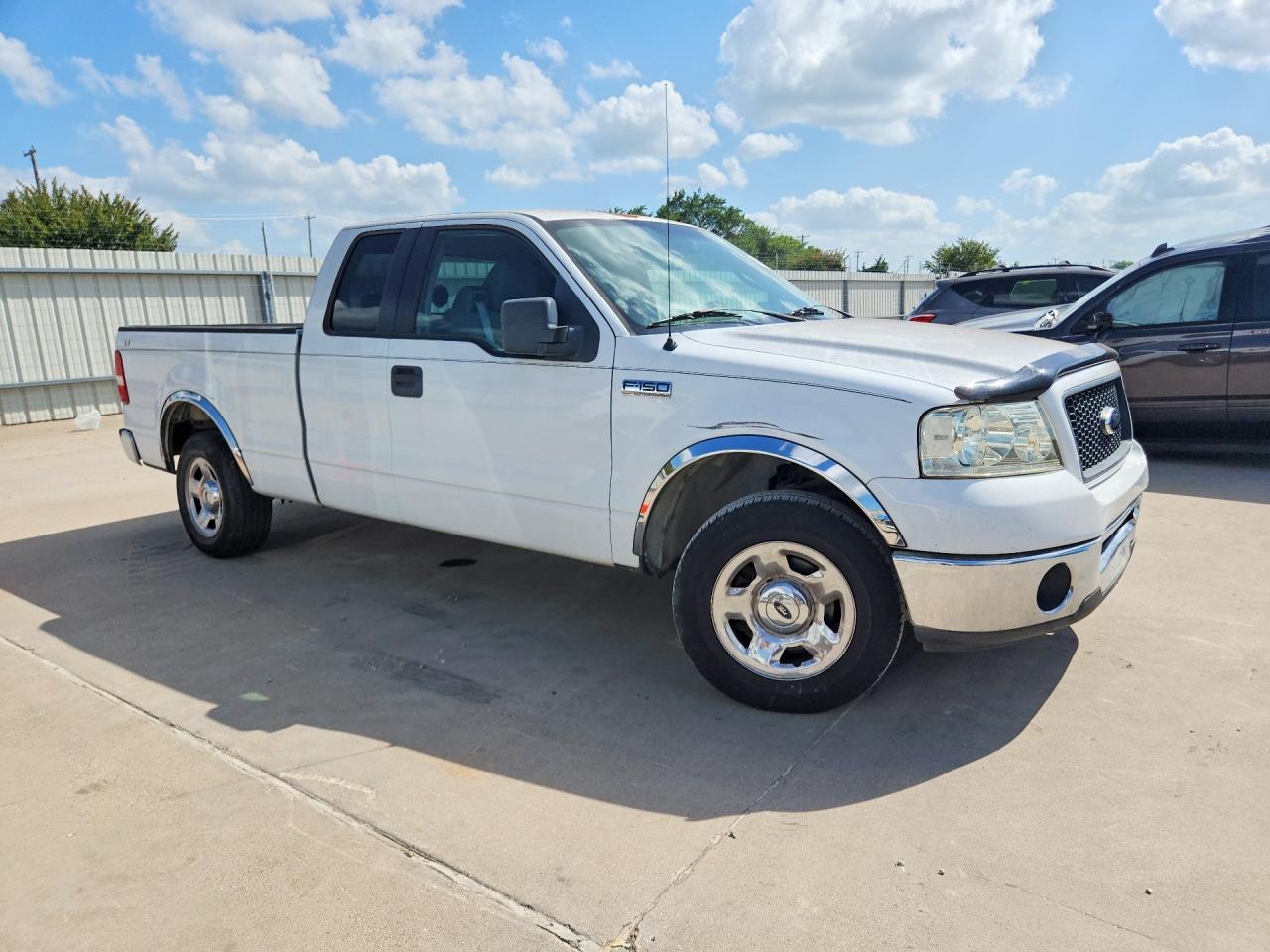 2006 Ford F150 White vin: 1FTPX12596KB30381