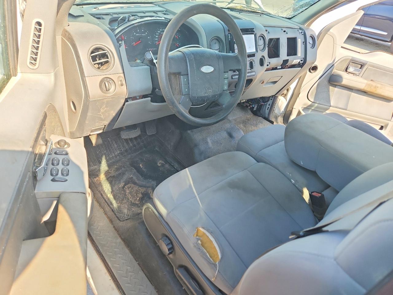 2006 Ford F150 Белый vin: 1FTPX12V16KD14052