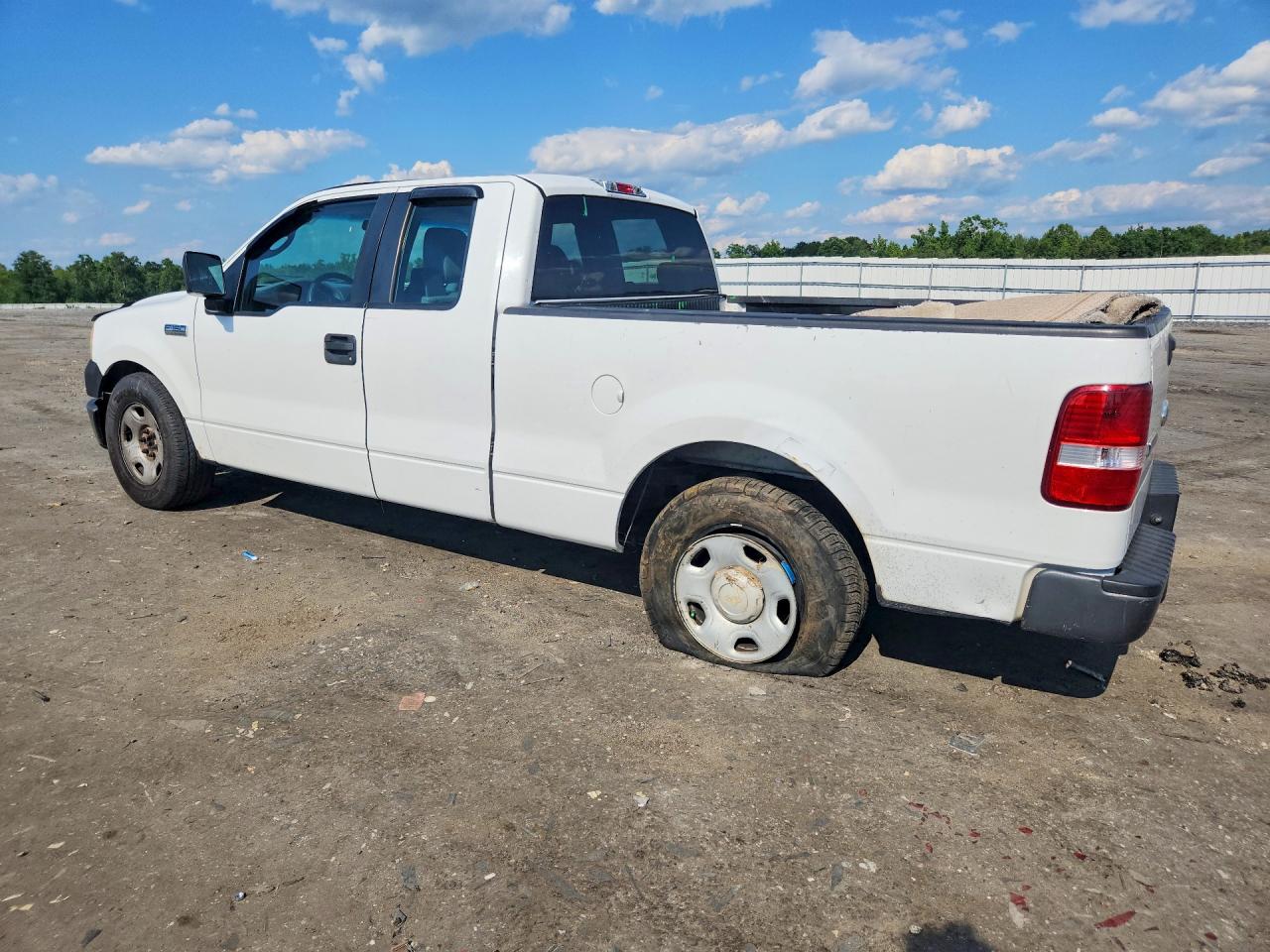 2007 Ford F150 White vin: 1FTPX12V37FB64116