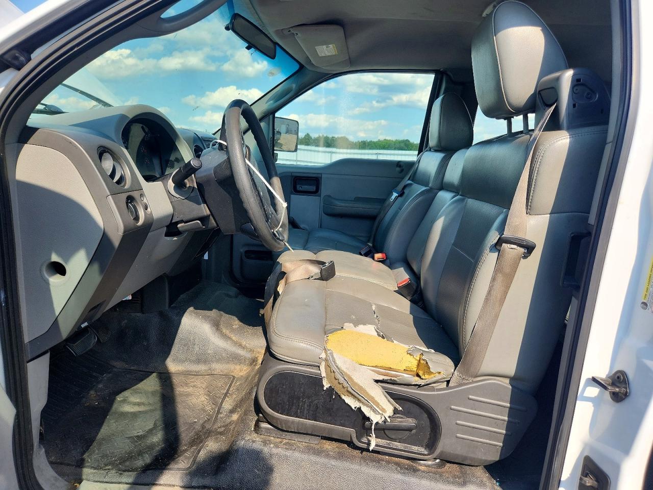 2007 Ford F150 White vin: 1FTPX12V37FB64116