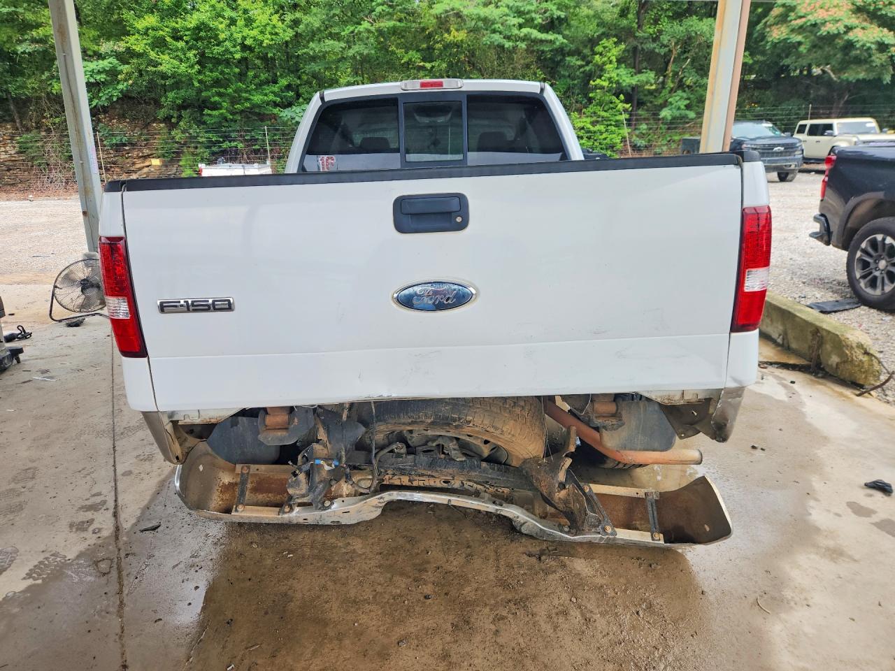 2006 Ford F150 Белый vin: 1FTPX12V46FB81960