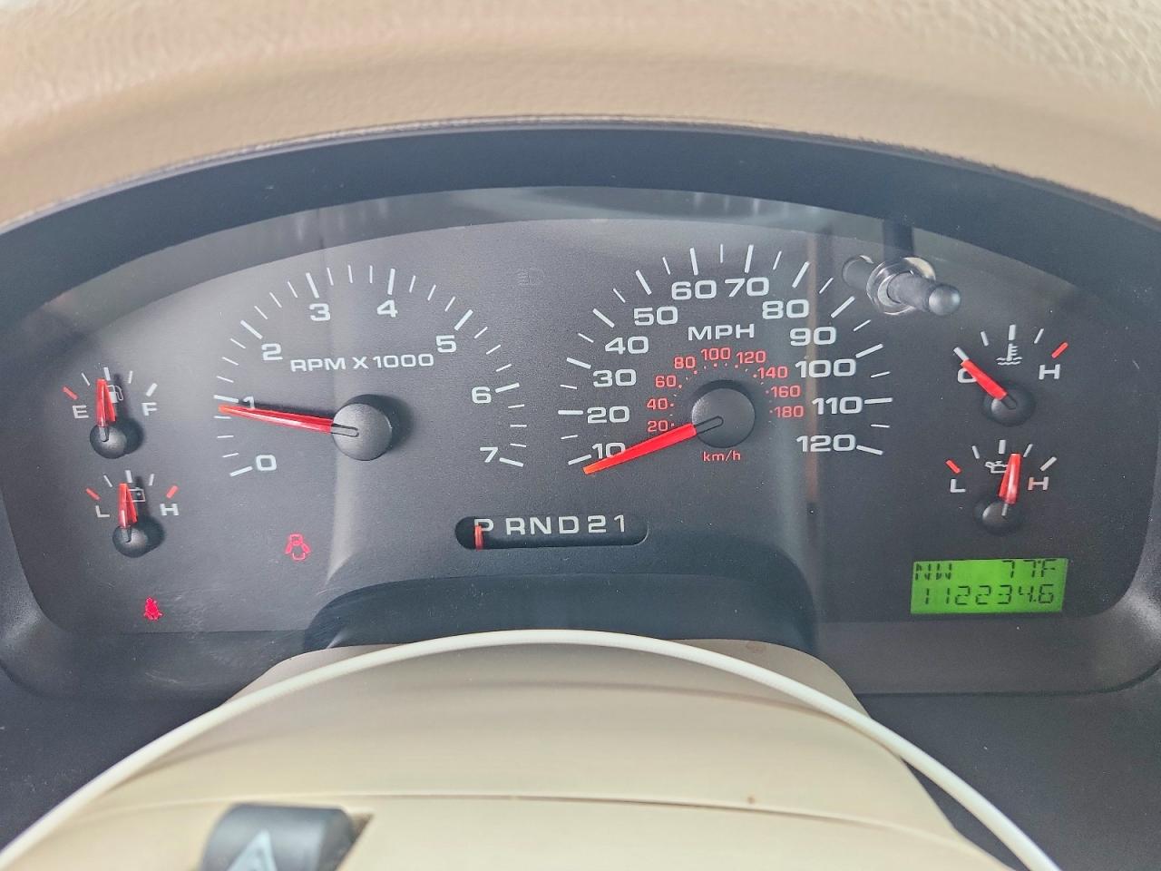 2006 Ford F150 Белый vin: 1FTPX12V46FB81960
