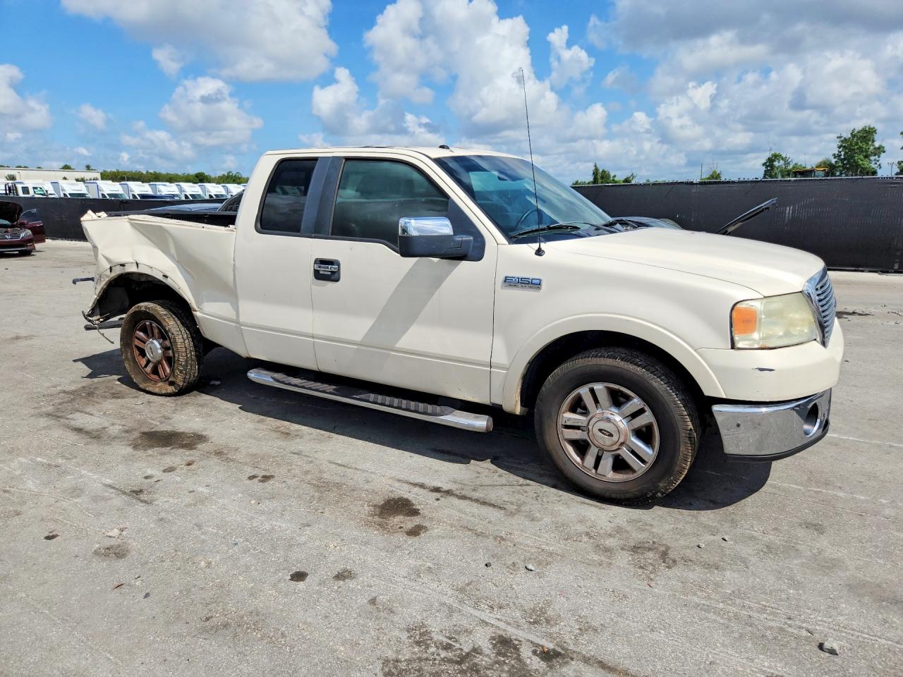 2008 Ford F150 White vin: 1FTPX12V58FA31570