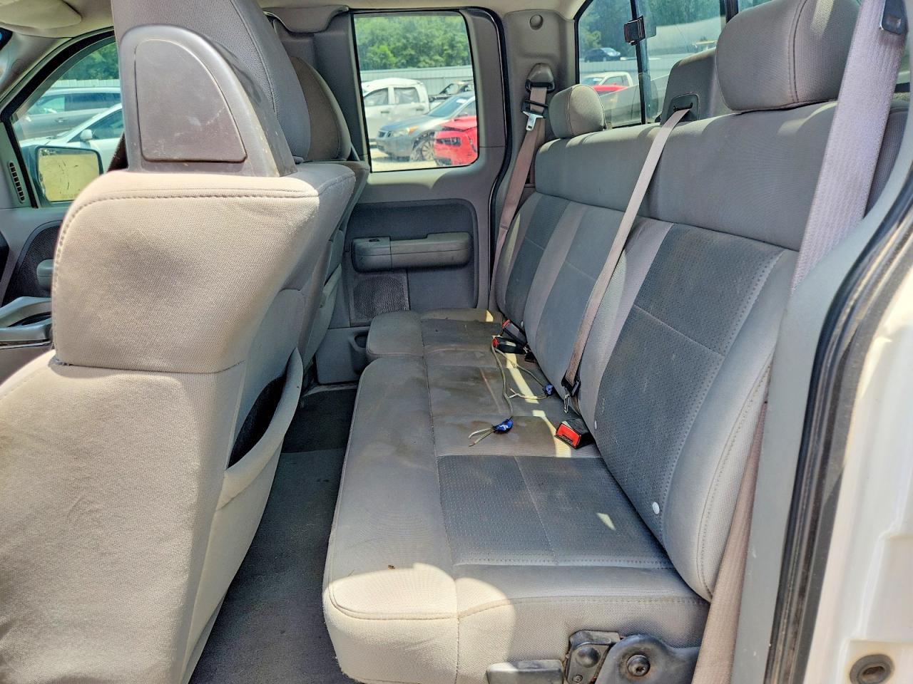 2008 Ford F150 White vin: 1FTPX12V98FA52731