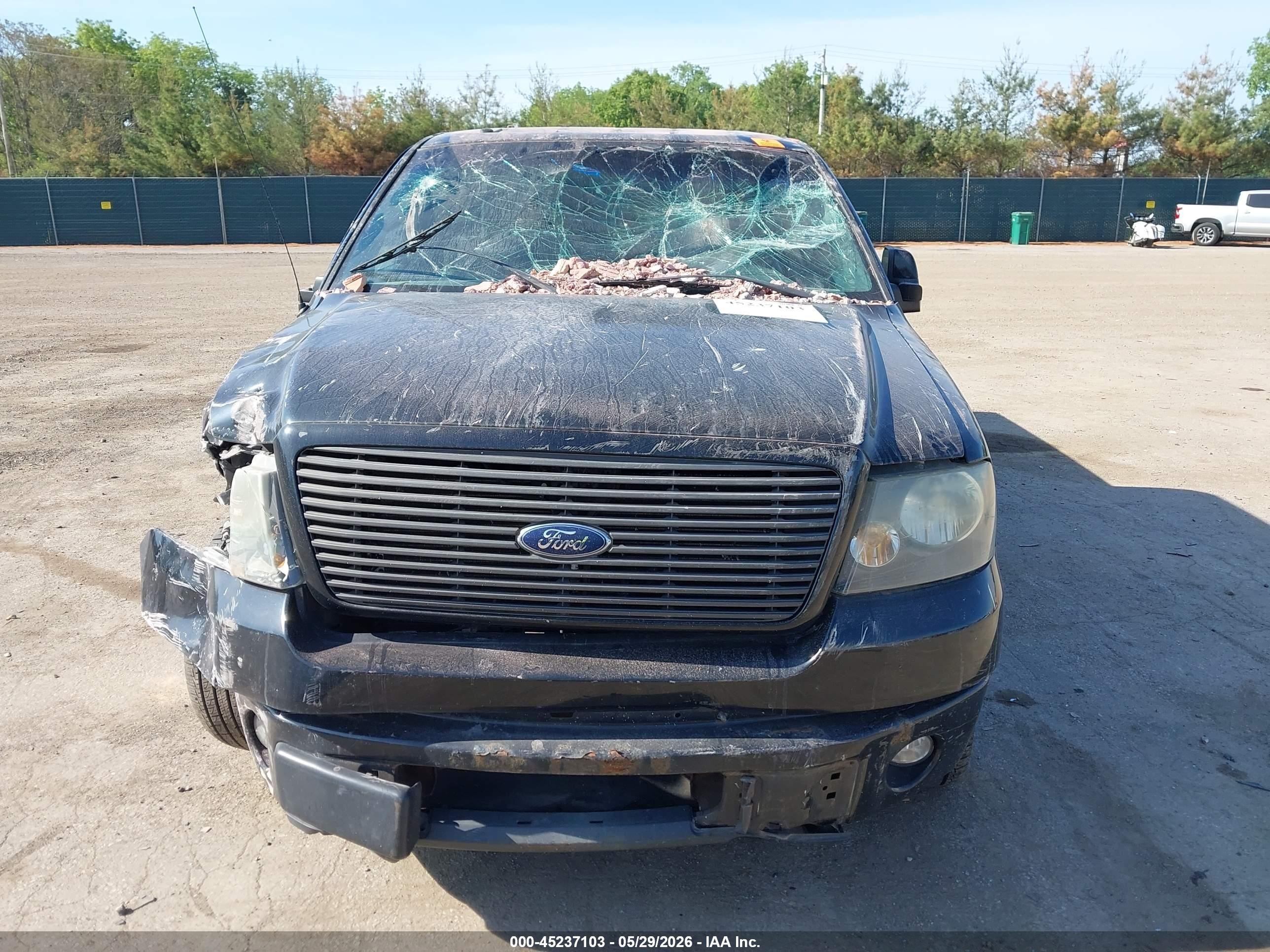 2008 Ford F-150 Xlt Black vin: 1FTPX12VX8KC53822