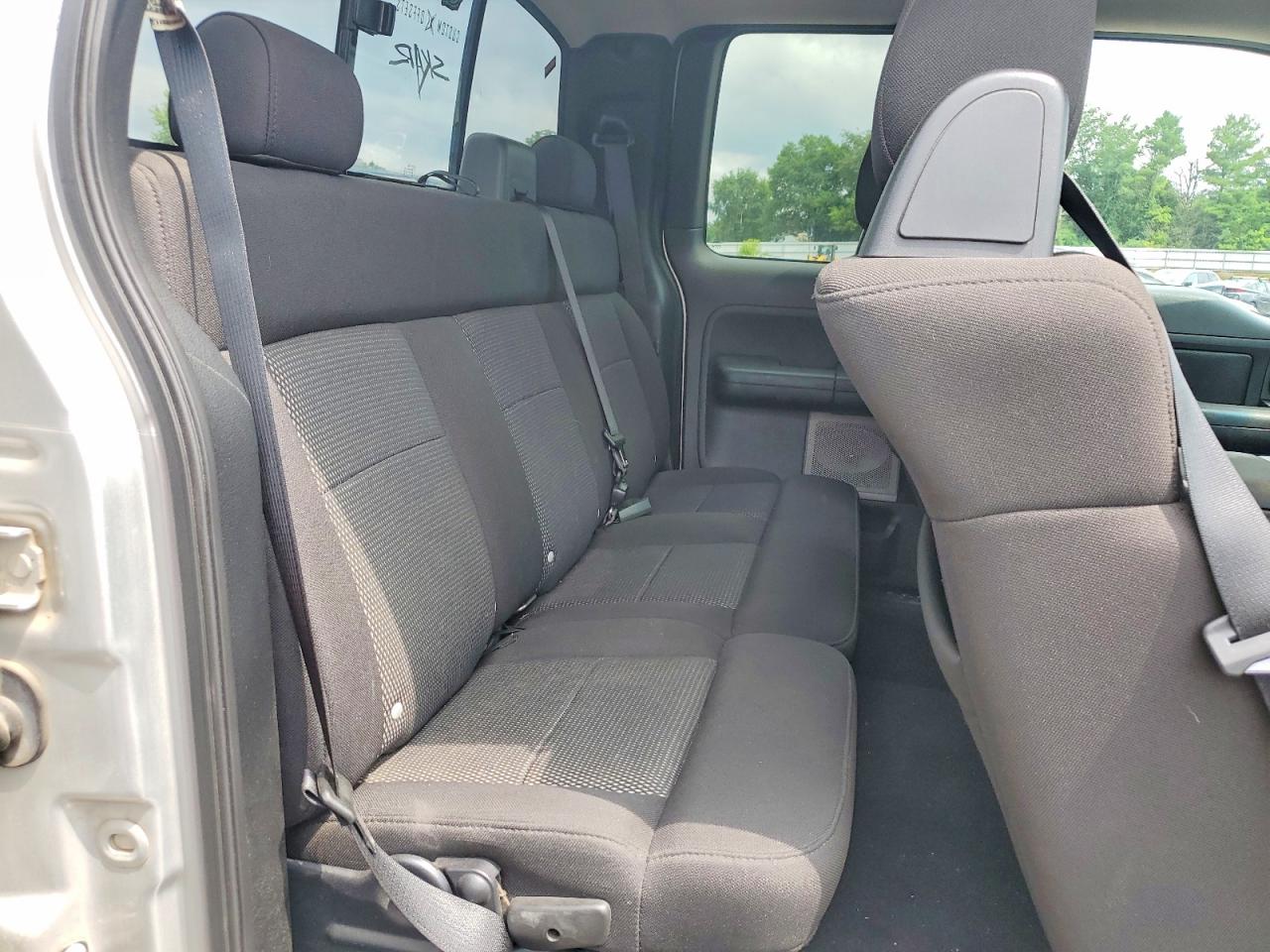 2004 Ford F150 Silver vin: 1FTPX14504KD95488