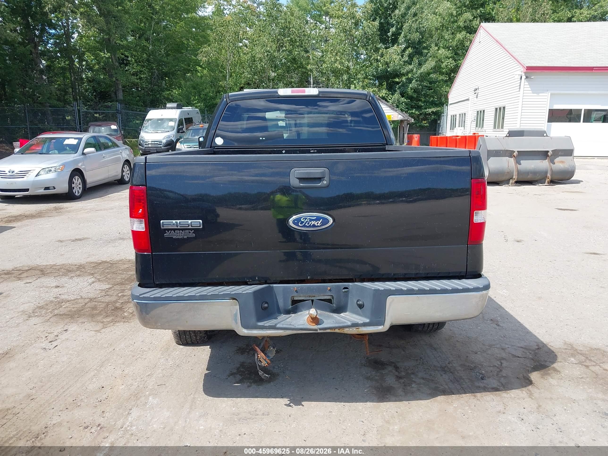 2004 Ford F150   Black vin: 1FTPX14504NA61928