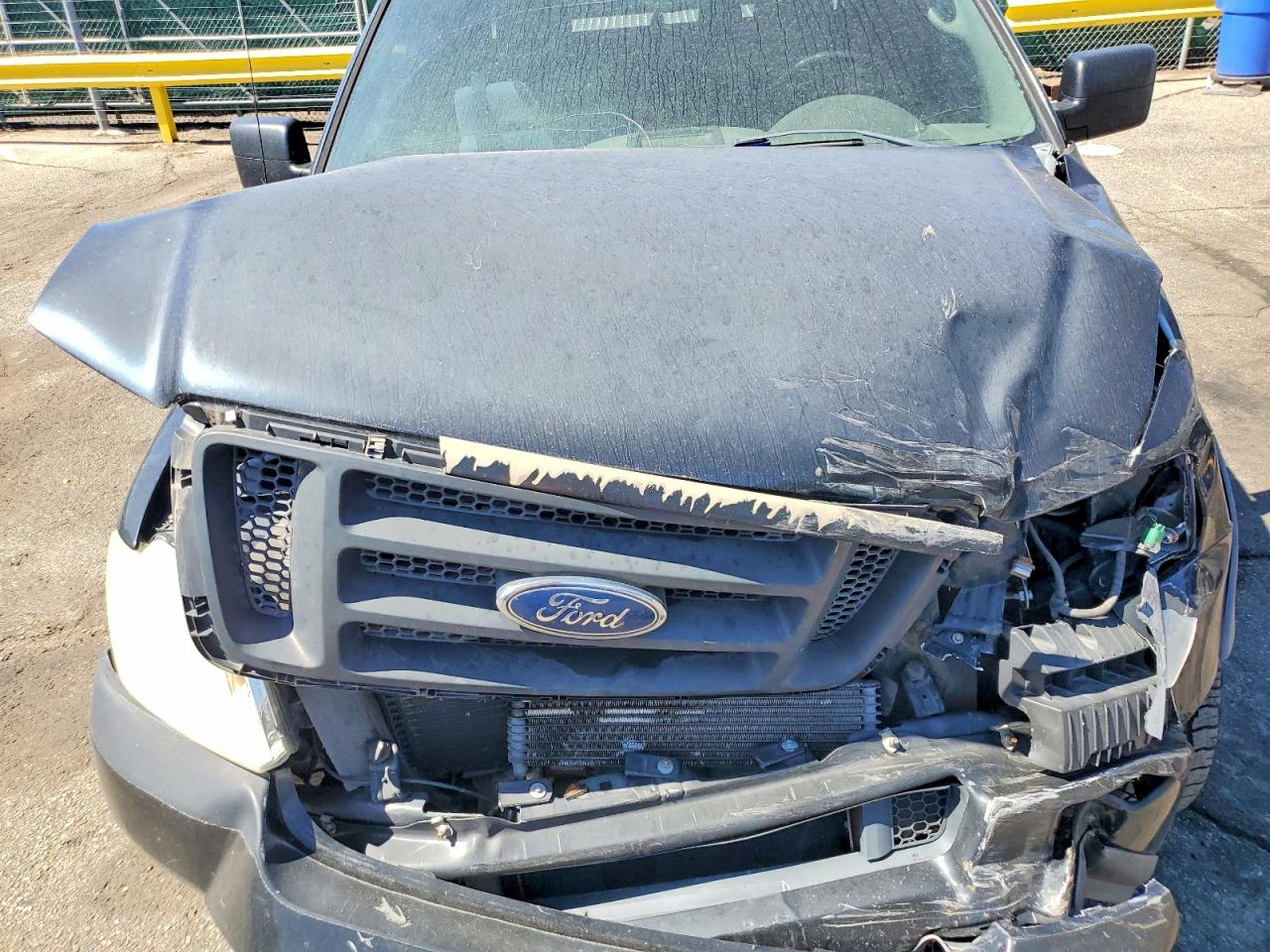 2004 Ford F150 Black vin: 1FTPX14514NB23935