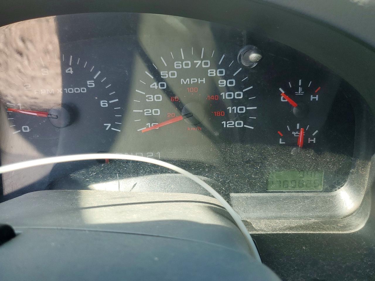 2004 Ford F150 Maroon vin: 1FTPX14514NB75923