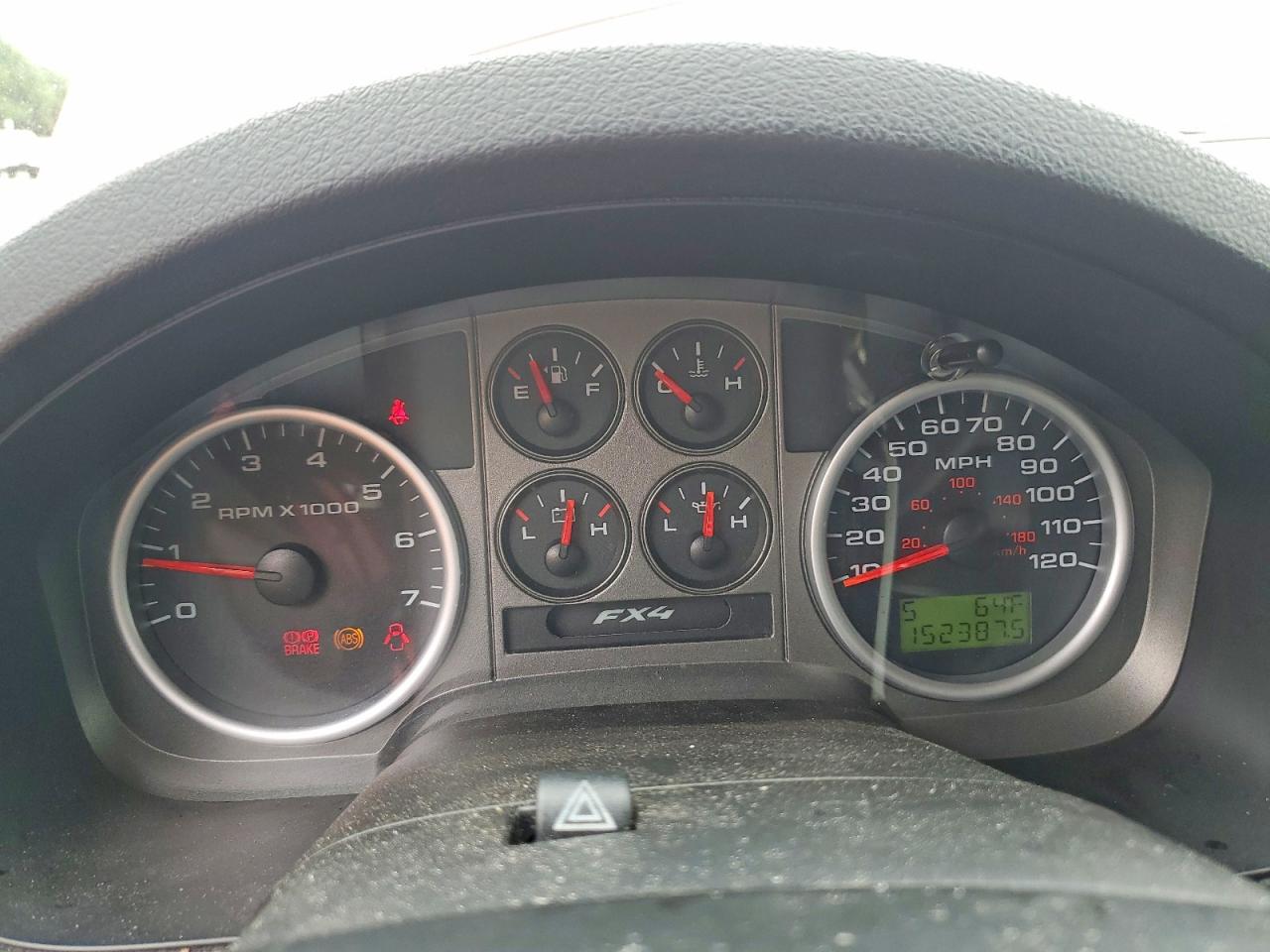 2005 Ford F150 Red vin: 1FTPX14515NA08334