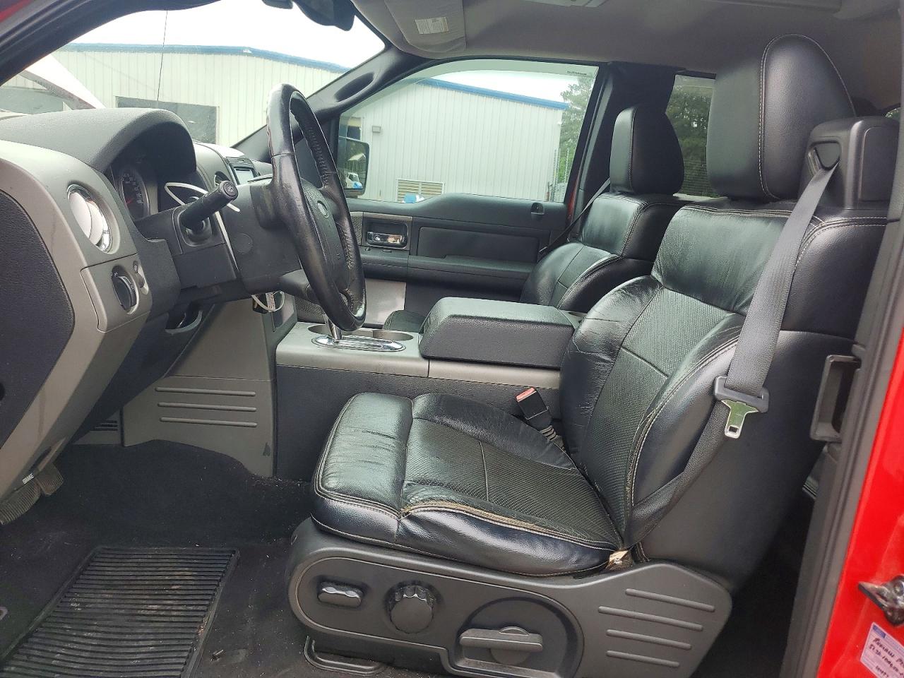2005 Ford F150 Red vin: 1FTPX14515NA08334