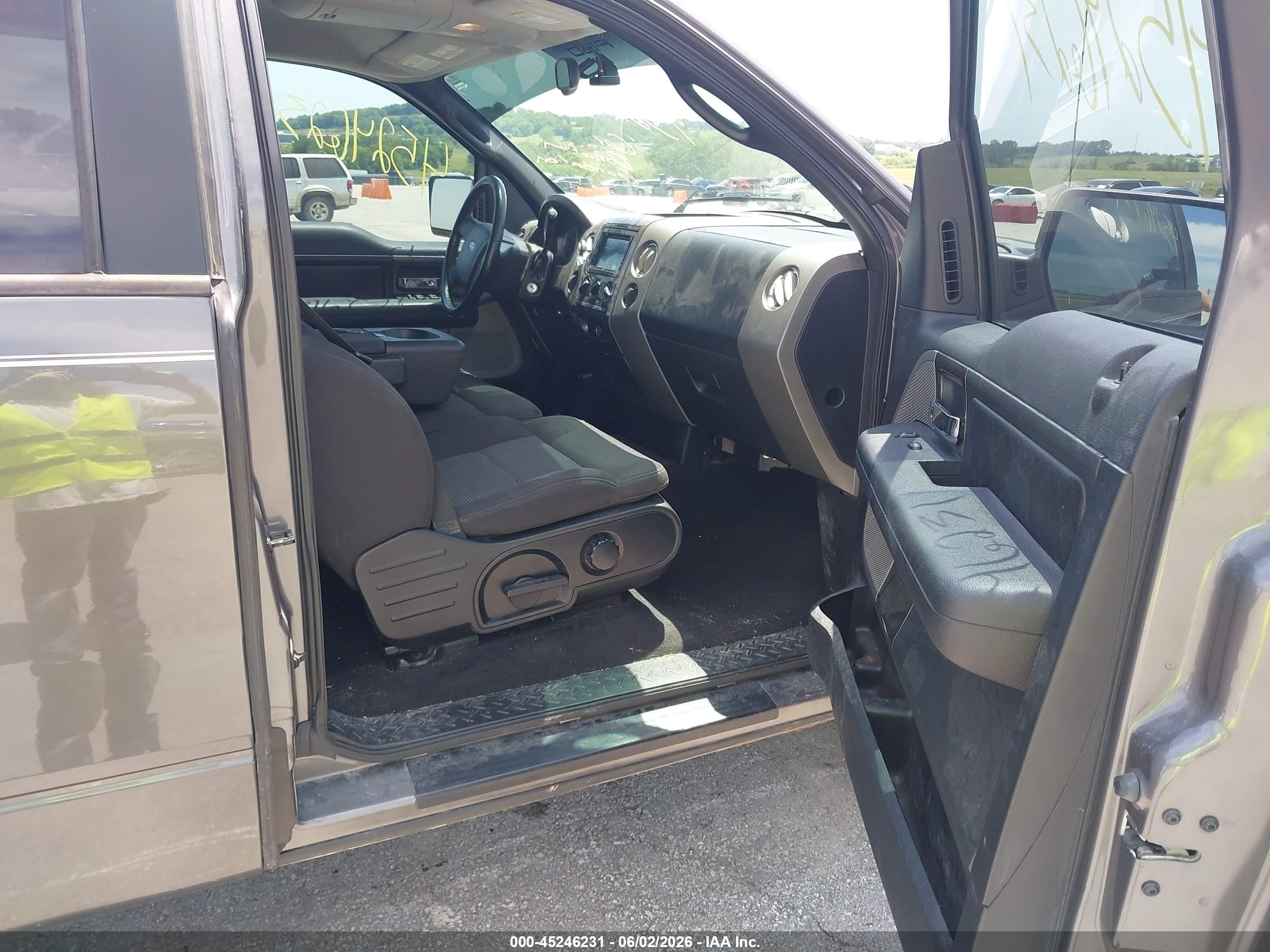 2004 Ford F-150 Fx4/lariat/xl/xlt Серый vin: 1FTPX14524KD93855