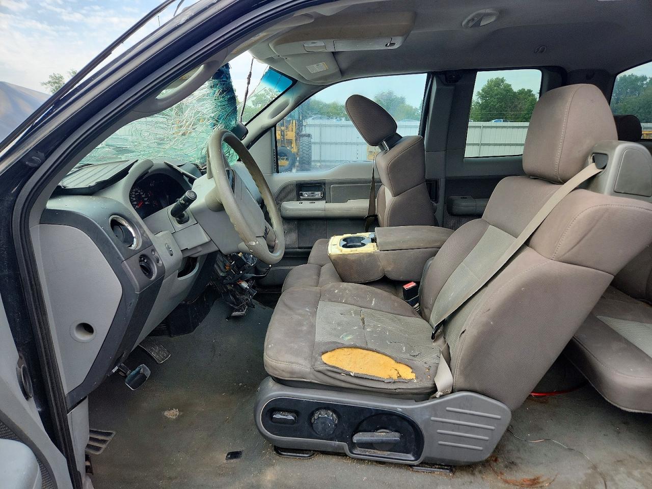 2005 Ford F150 Black vin: 1FTPX14525FB01440