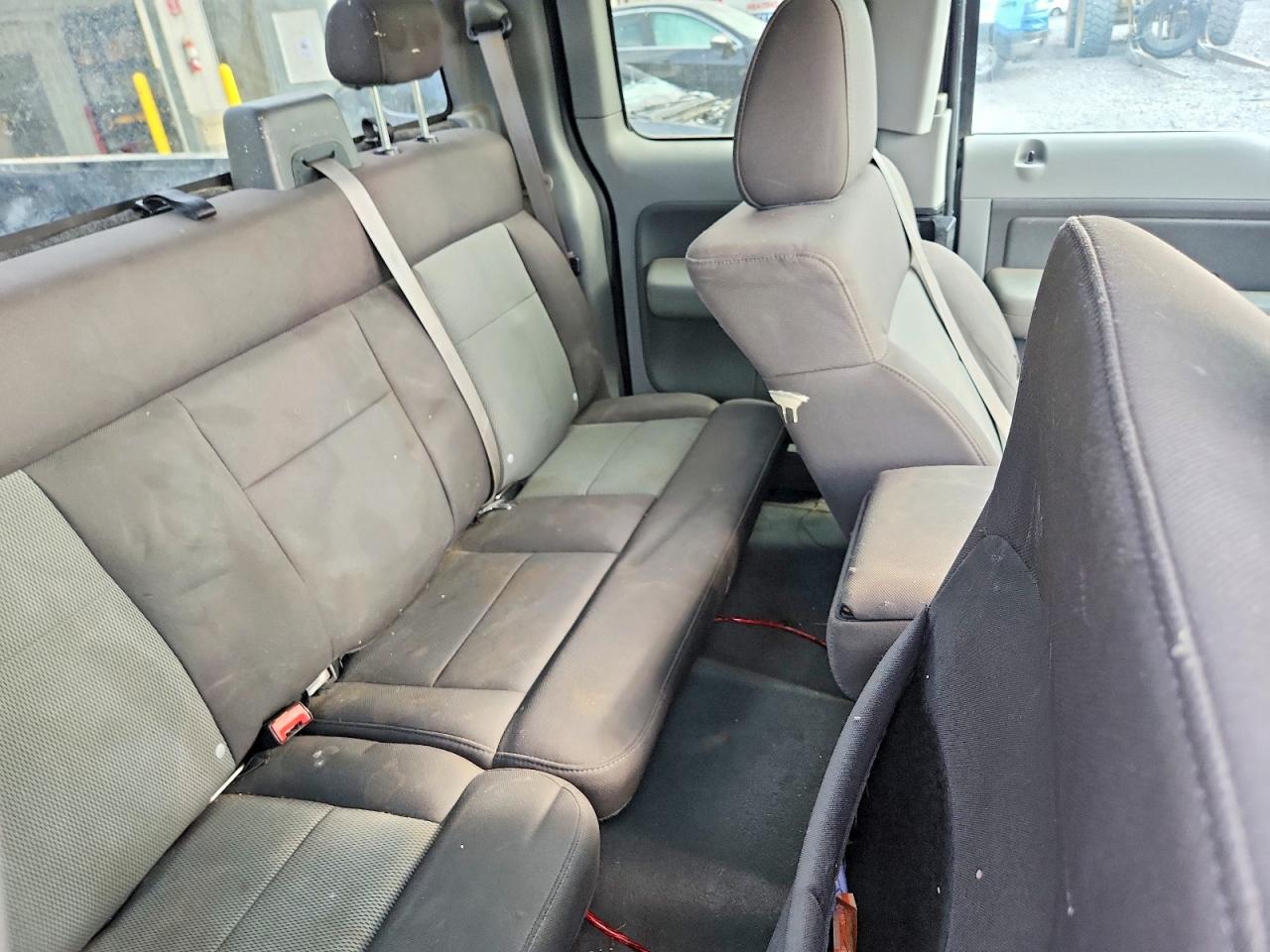 2005 Ford F150 Black vin: 1FTPX14525FB01440
