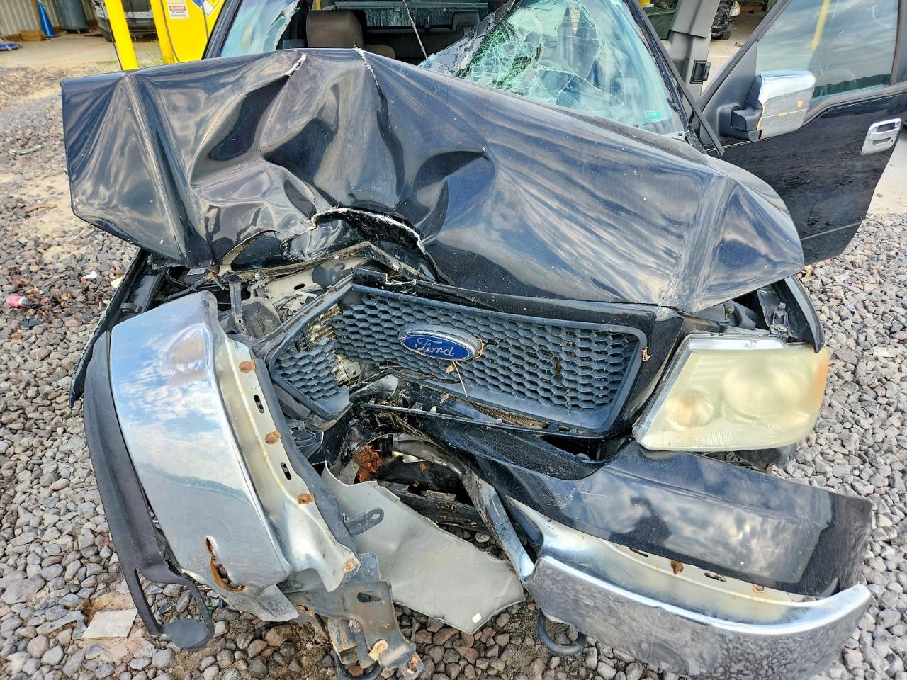 2005 Ford F150 Black vin: 1FTPX14525FB01440