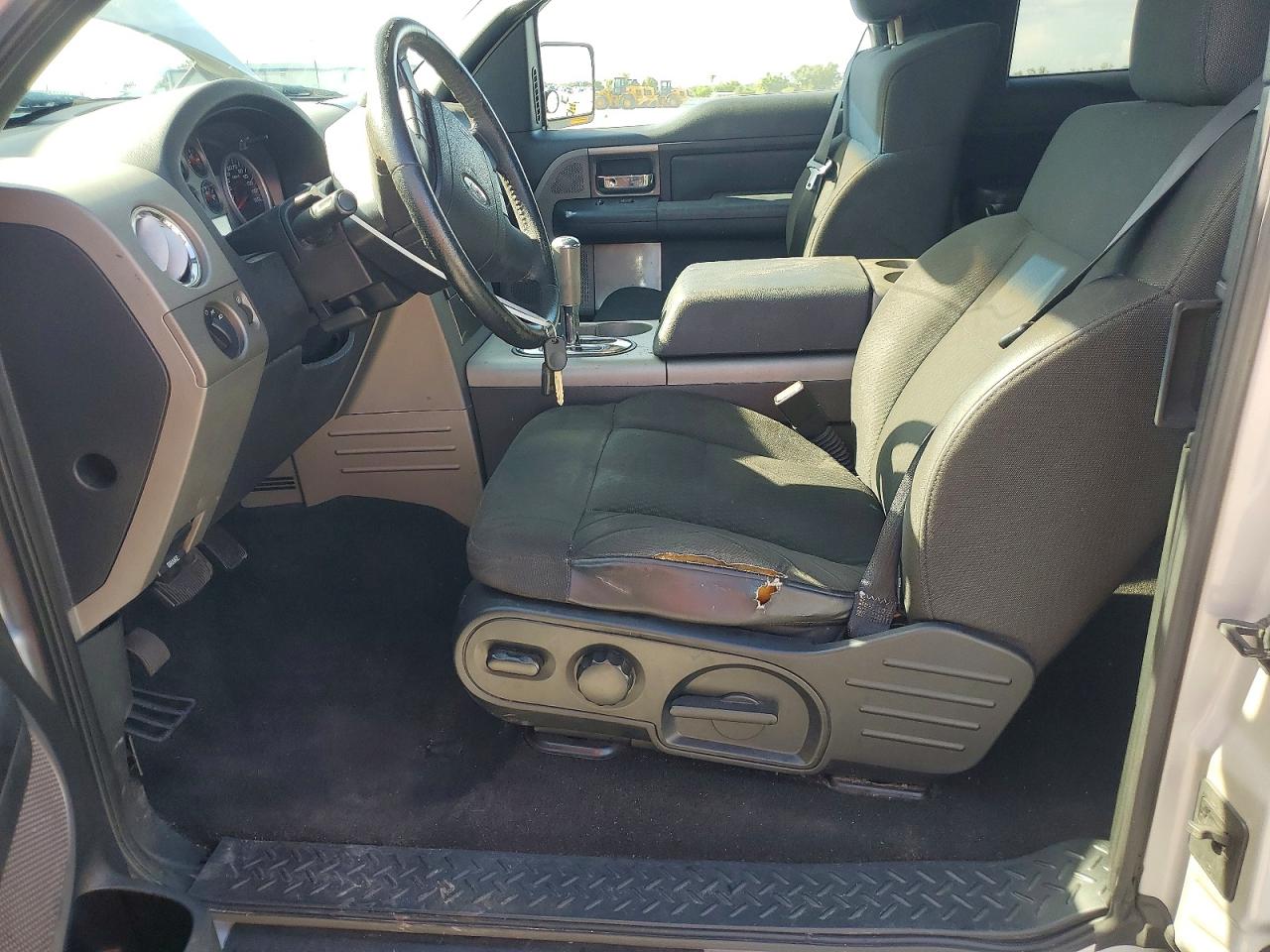 2007 Ford F150 Silver vin: 1FTPX14527NA51583