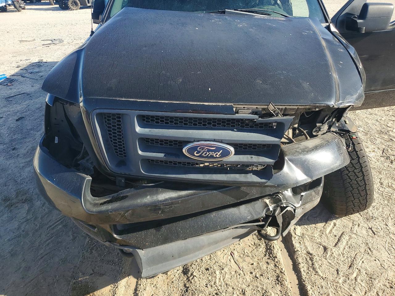 2004 Ford F150 Black vin: 1FTPX14534NA86547