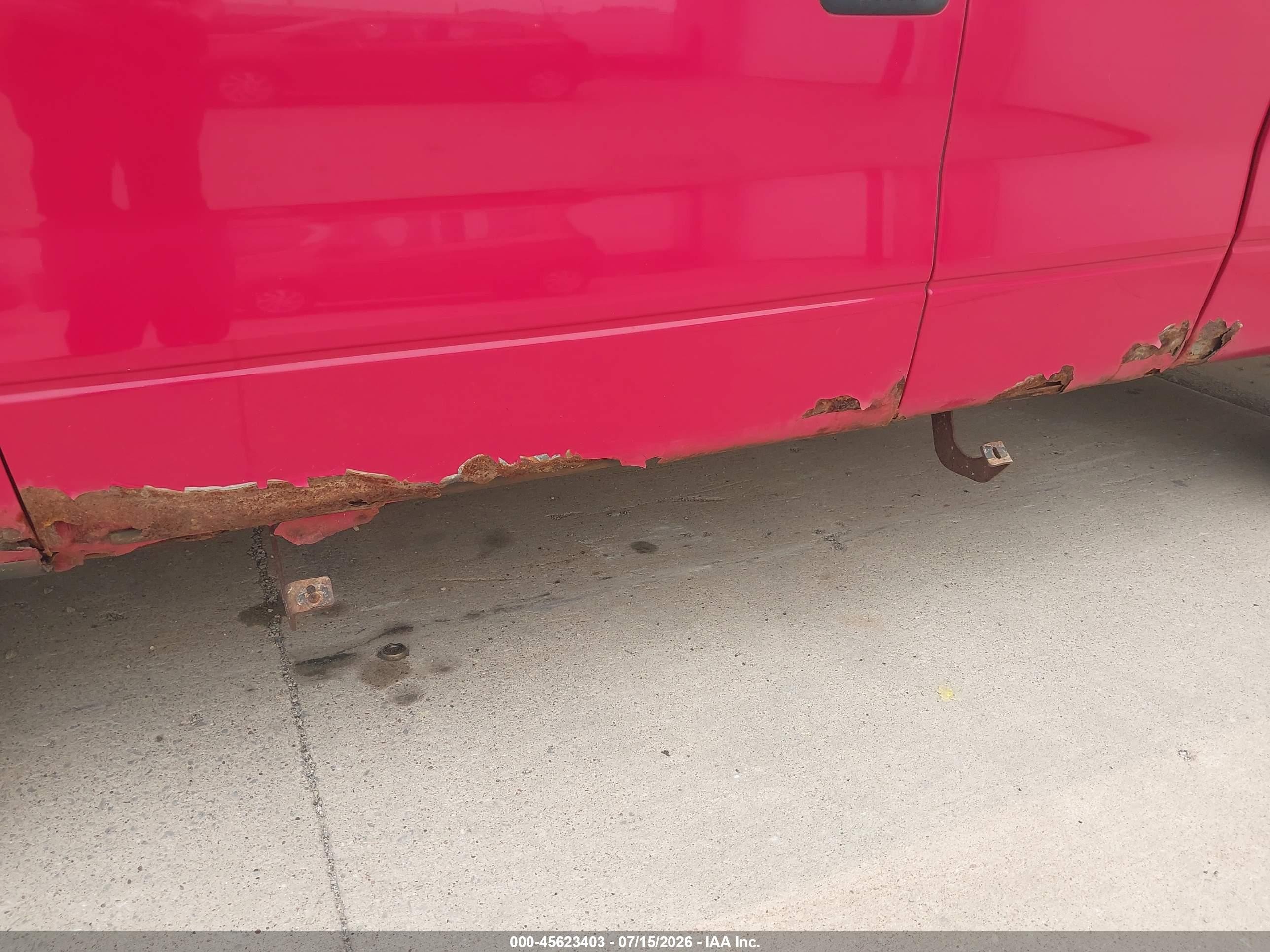 2004 Ford F-150   Красный vin: 1FTPX14534NB42051