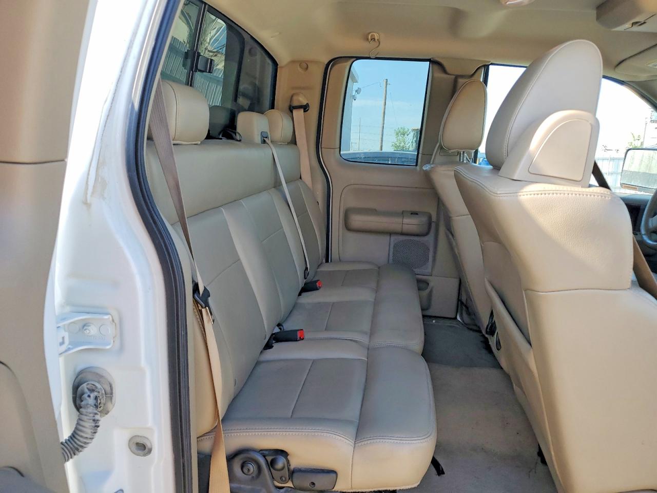 2006 Ford F150 White vin: 1FTPX14536FA23395