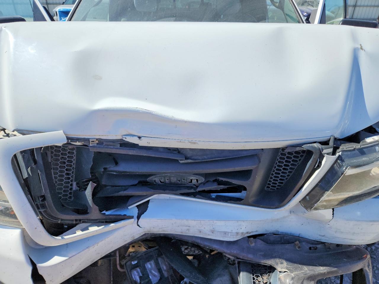 2004 Ford F150 White vin: 1FTPX14544NB68464