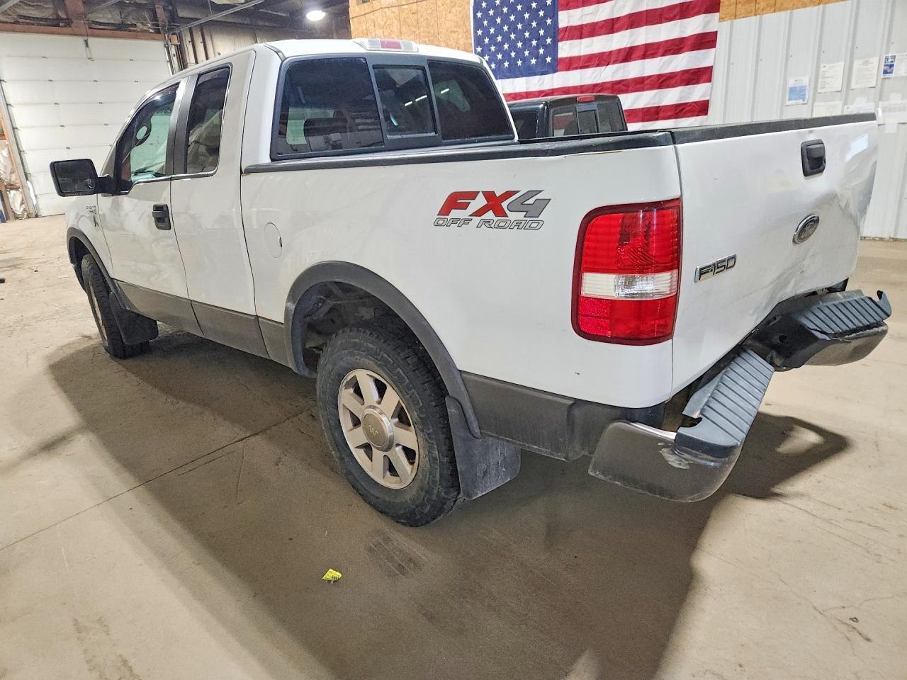 2005 Ford F150 White vin: 1FTPX14545KC08352