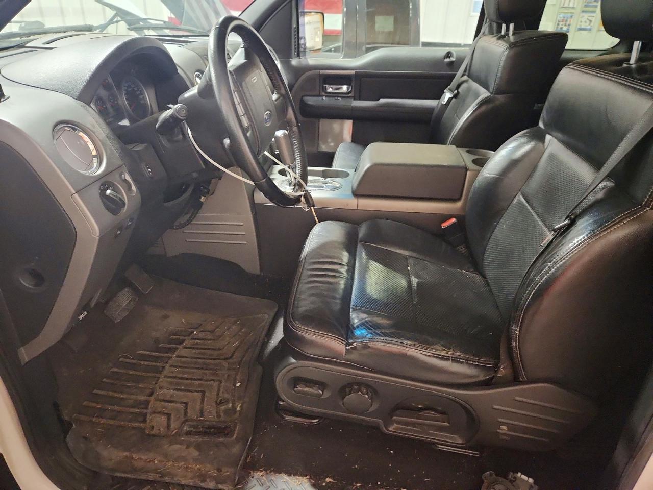 2005 Ford F150 White vin: 1FTPX14545KC08352