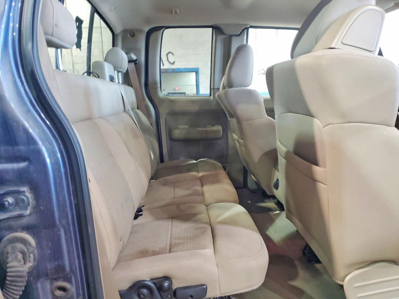 2006 Ford F150 Blue vin: 1FTPX14546FB20105