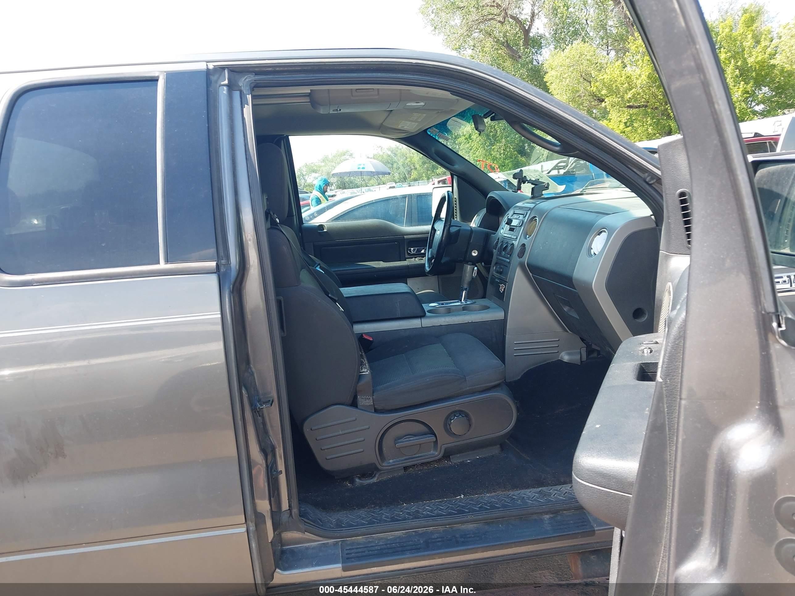 2004 Ford F-150   Gray vin: 1FTPX14554NA60158