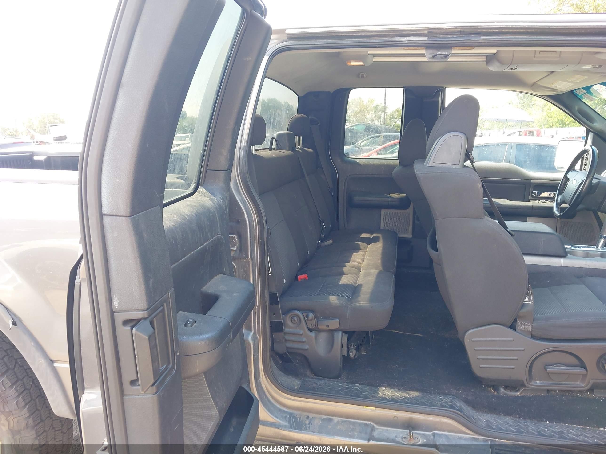 2004 Ford F-150   Gray vin: 1FTPX14554NA60158
