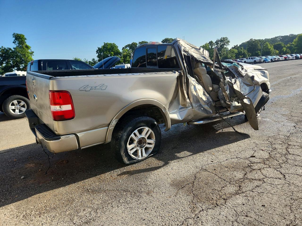 2005 Ford F150 Beige vin: 1FTPX14555NA75244