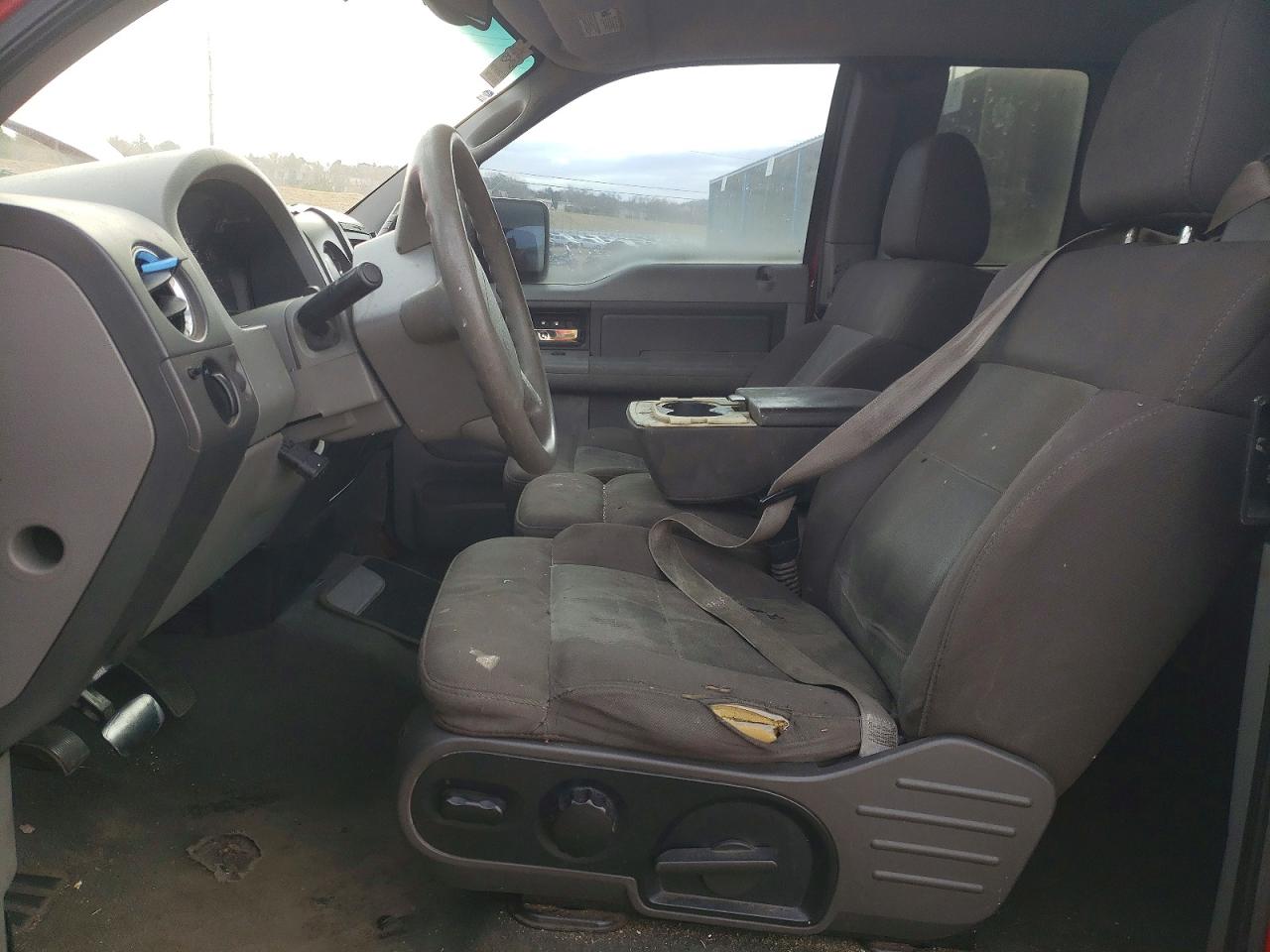 2005 Ford F150 Red vin: 1FTPX14565NA59750
