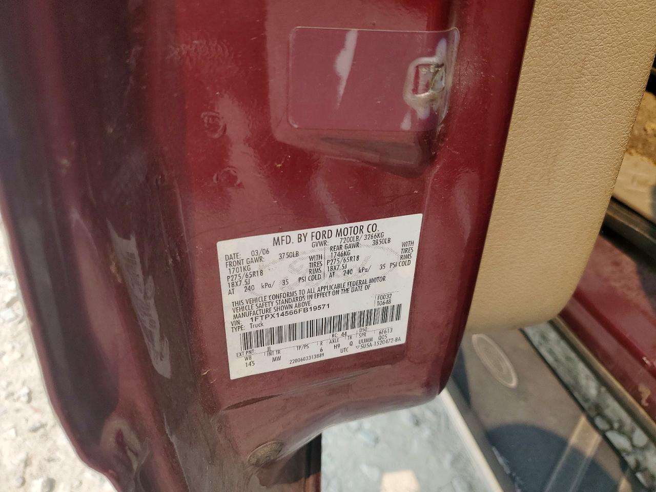 2006 Ford F150 Burgundy vin: 1FTPX14566FB19571