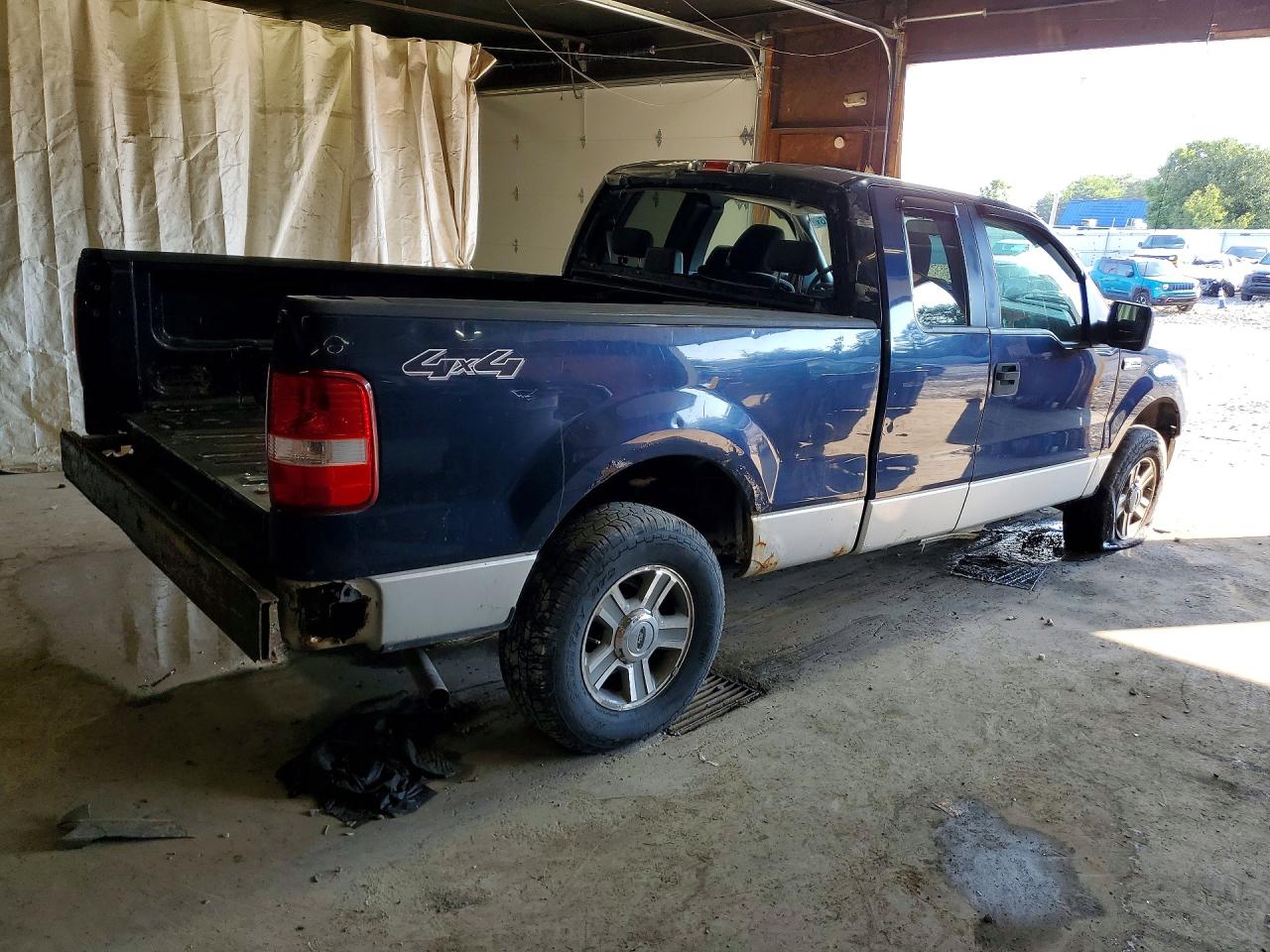 2006 Ford F150 Two Tone vin: 1FTPX14566NA72385