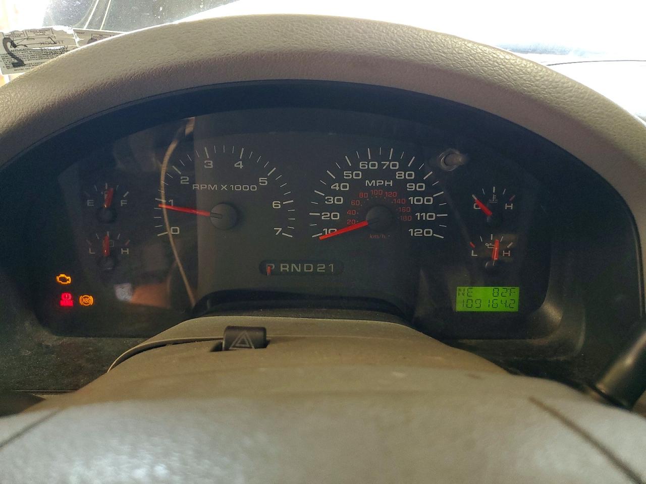 2006 Ford F150 Two Tone vin: 1FTPX14566NA72385