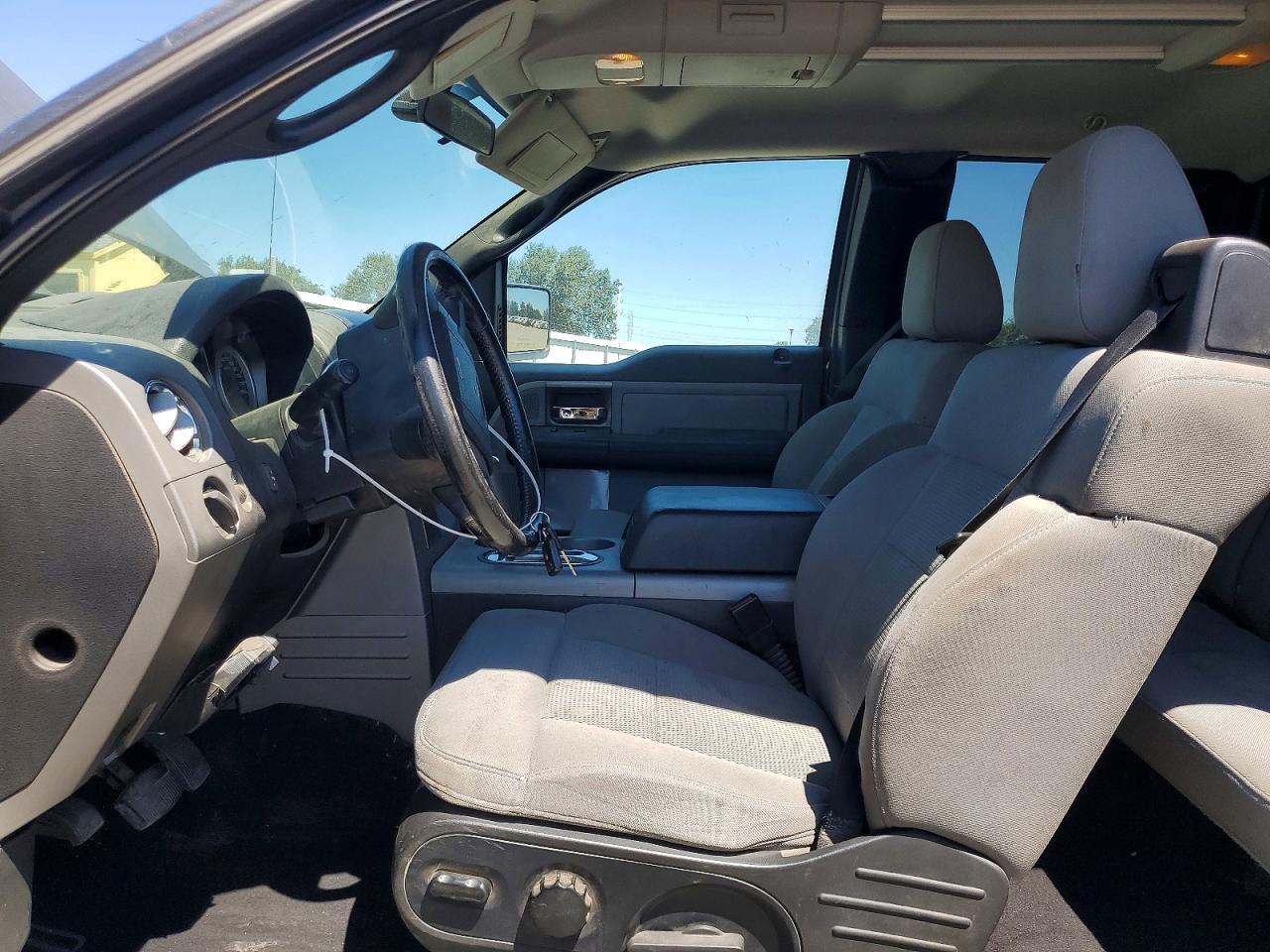 2004 Ford F150 Gray vin: 1FTPX14574NB00501