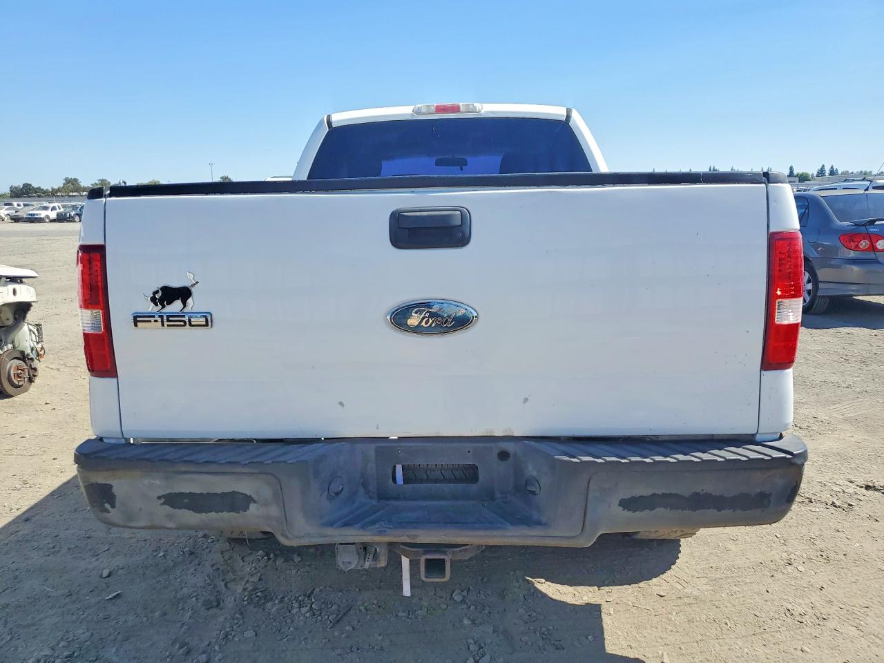 2007 Ford F150 White vin: 1FTPX14577KD20047