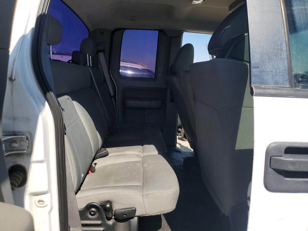 2007 Ford F150 White vin: 1FTPX14577KD20047
