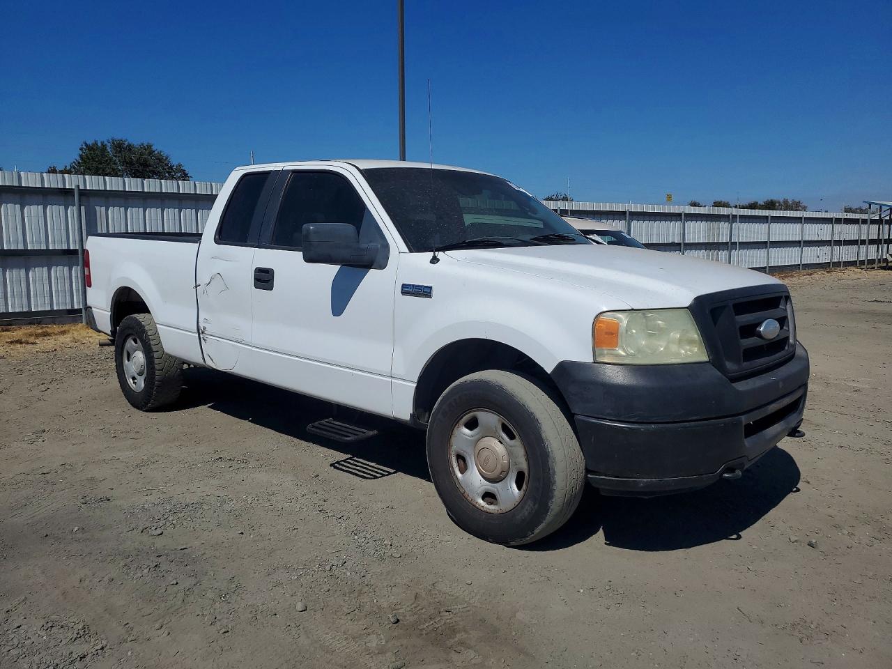 2007 Ford F150 White vin: 1FTPX14577KD20047