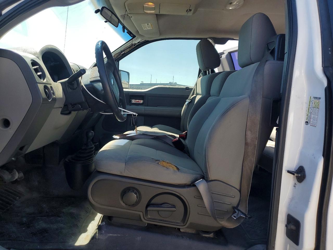 2007 Ford F150 White vin: 1FTPX14577KD20047