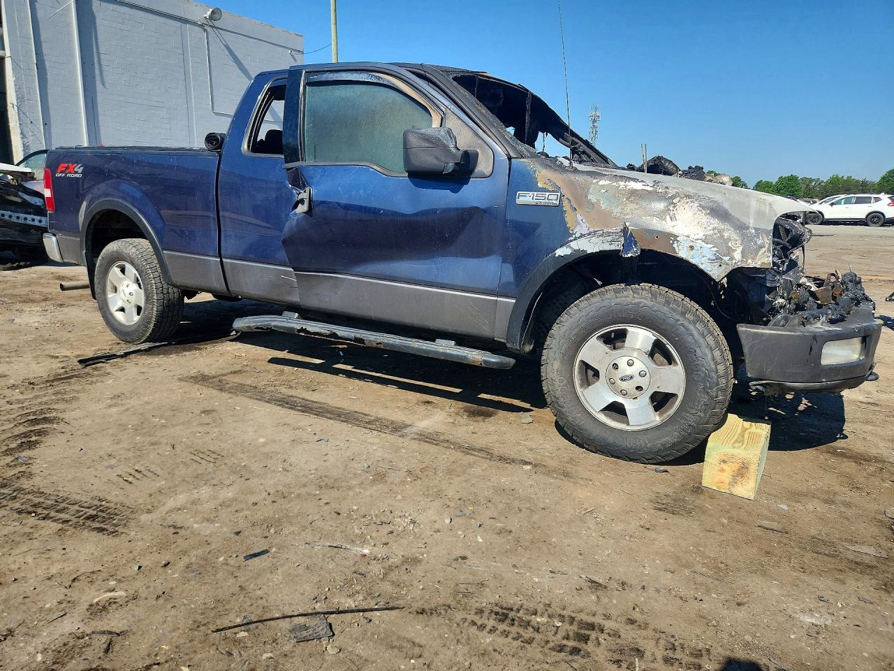 2004 Ford F150 Blue vin: 1FTPX14584NA66617
