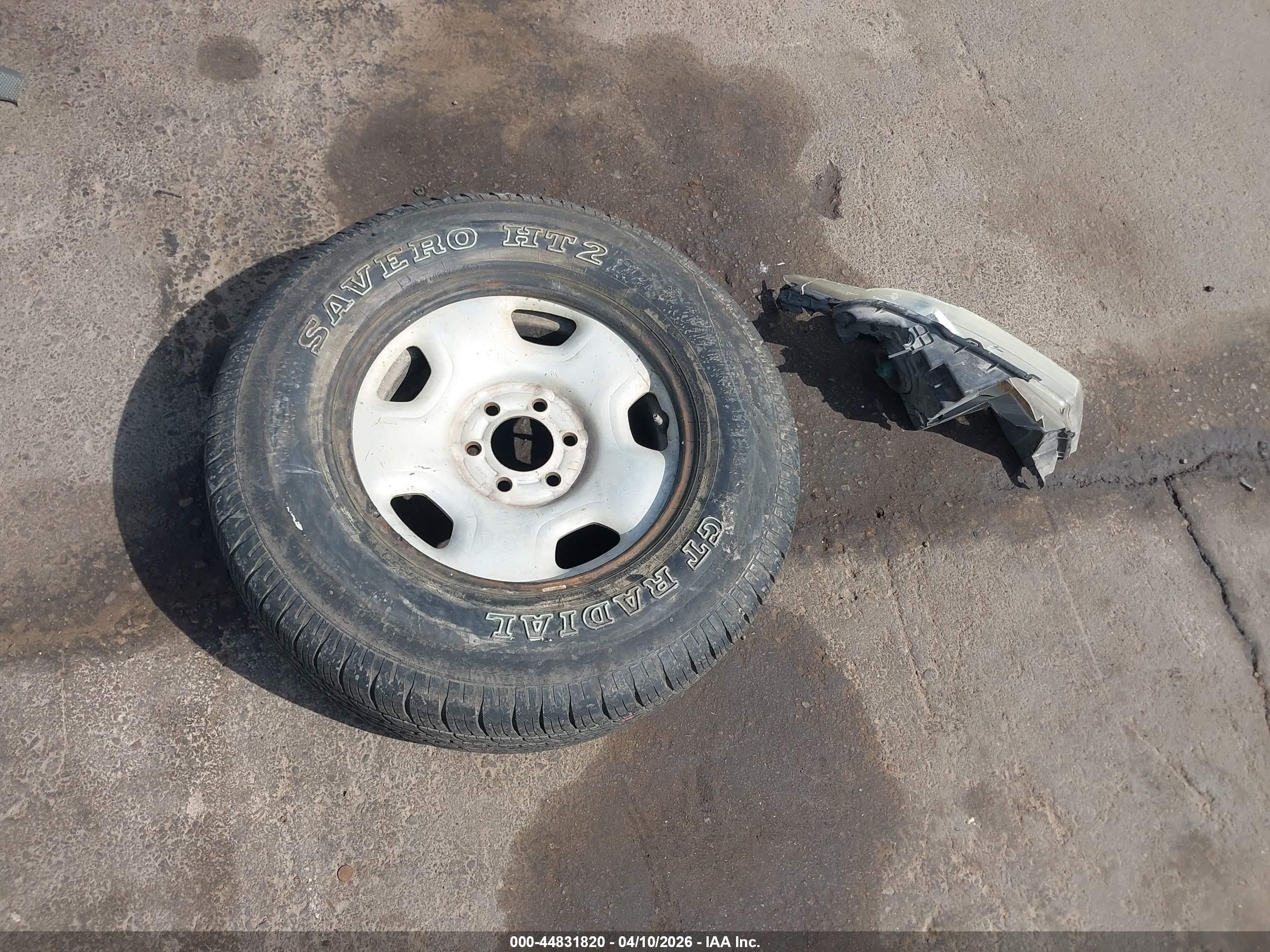 2004 Ford F150   White vin: 1FTPX14584NC28861