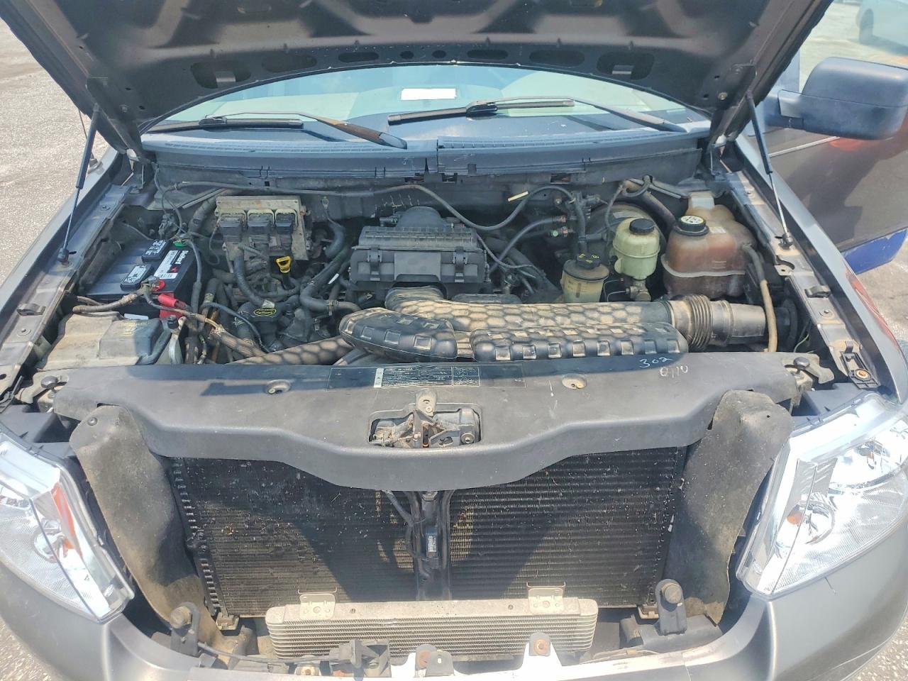 2005 Ford F150 Gray vin: 1FTPX14585NB09838