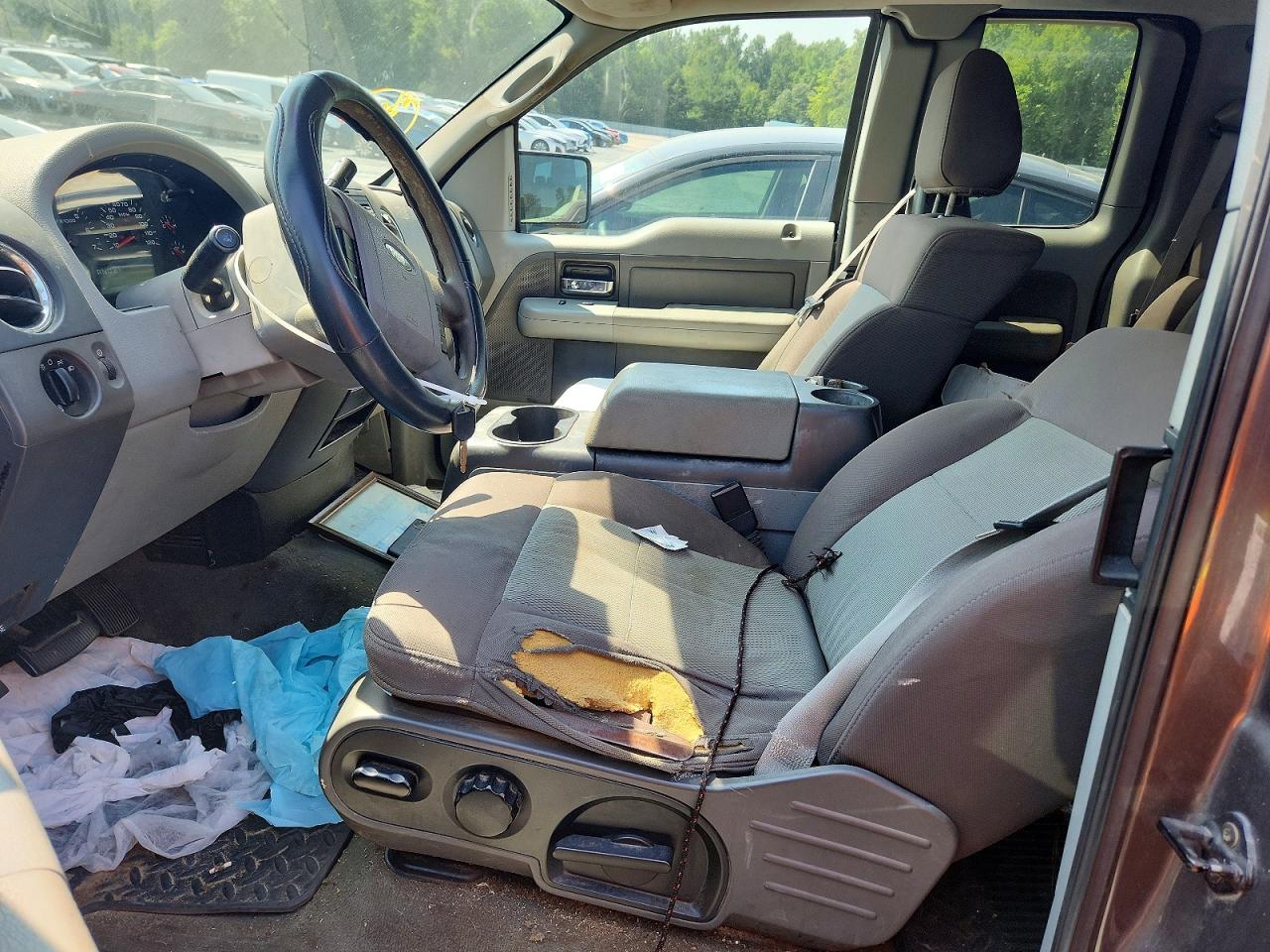 2005 Ford F150 Gray vin: 1FTPX14585NB09838