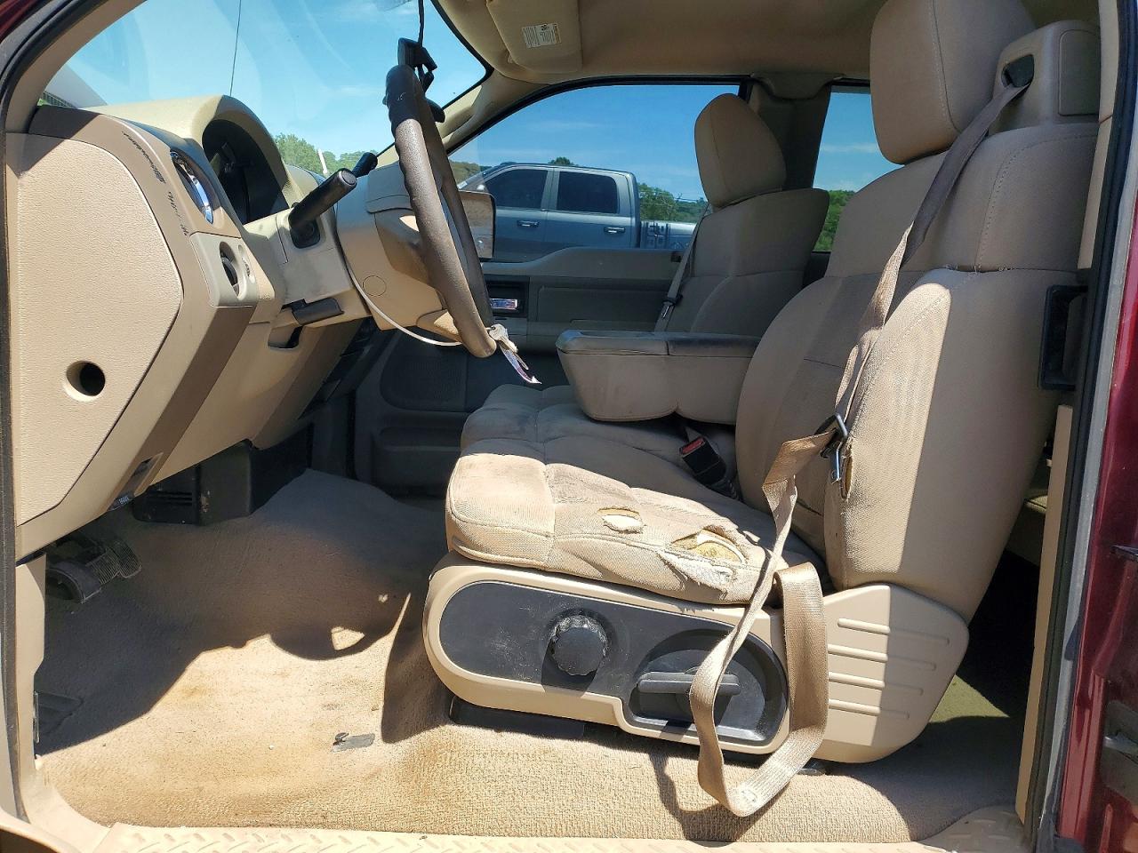 2005 Ford F150 Maroon vin: 1FTPX14595NB57218