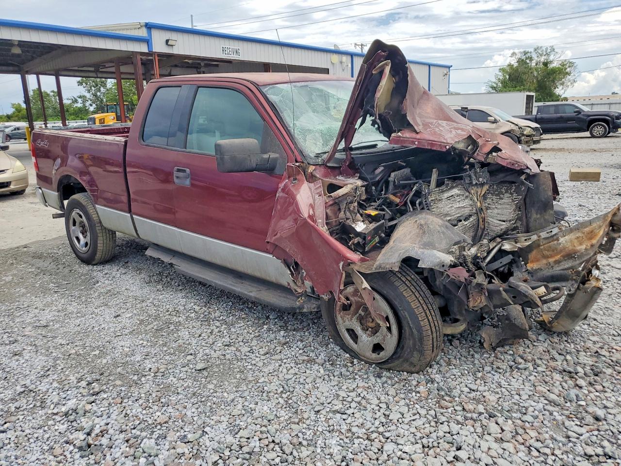 2004 Ford F150 Burgundy vin: 1FTPX145X4NB38949